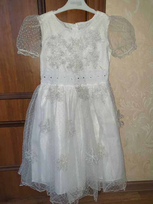 Продам нарядное платье