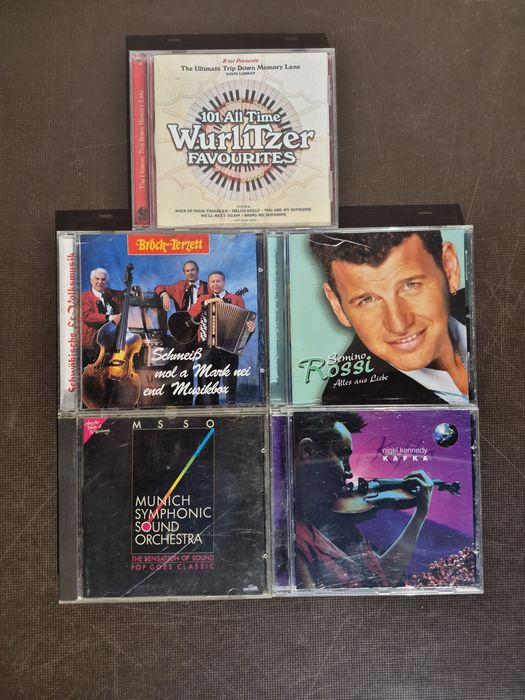 Vand lot 25 CD cu muzica clasica colectia Muzica clasica mixta 

8 CD =100lei

-livrez oriunde în țară cu FAN COURIER sau orice alt serviciu de