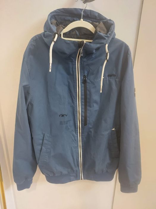 Продам мужскую куртку осннь-весна за 10000 тенге