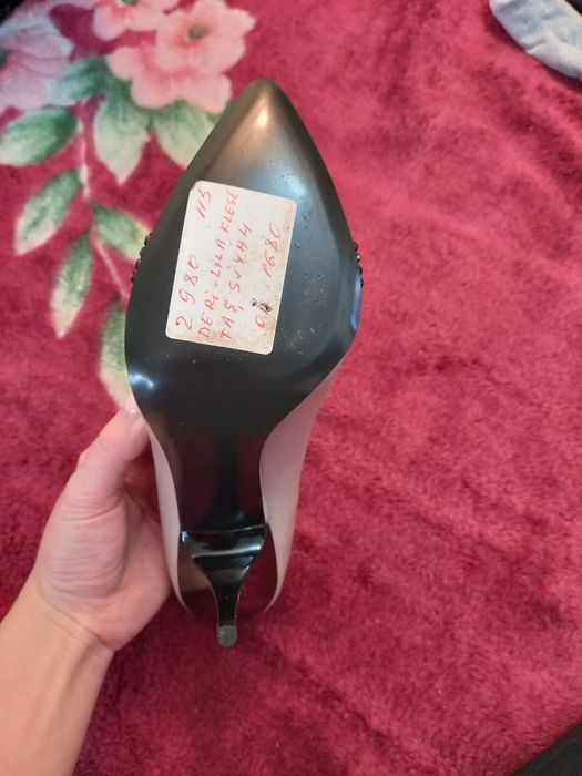 Продам новые кожаные туфли