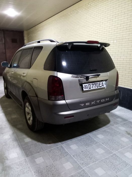 Moshina sotiladi srochna