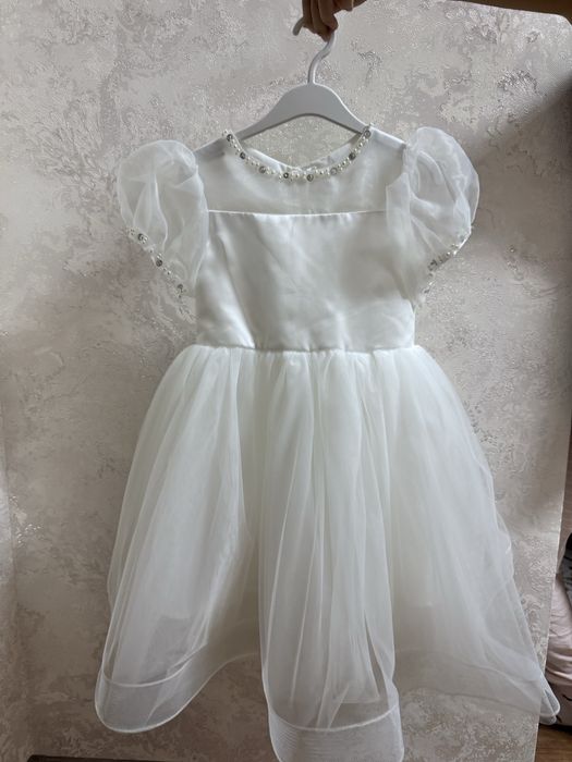 Продам красивое пышное платье для девочки!!!