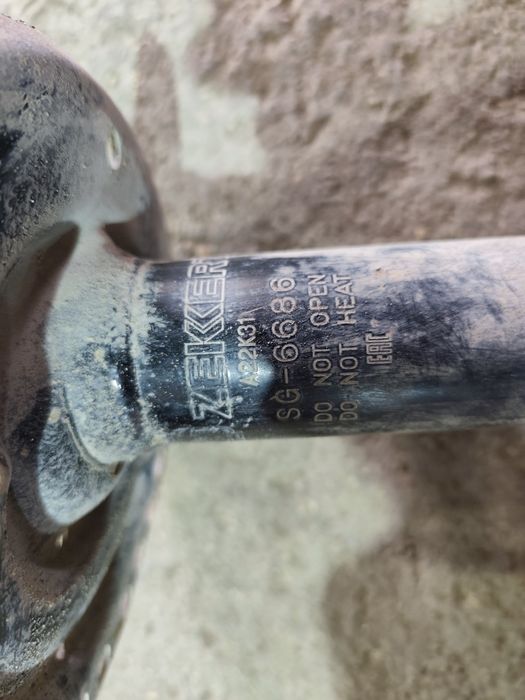 Амортизаторы  перед Murano z52