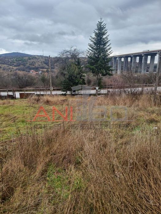 Парцел в София, област-с.Елешница площ 800 цена 80000