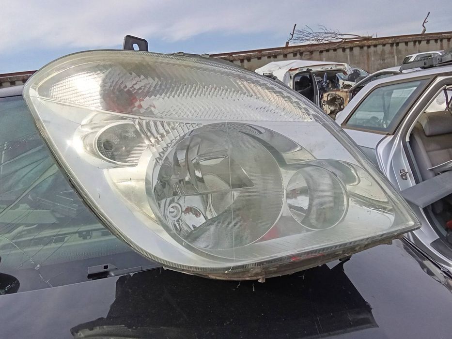 Десен фар за Mercedes Sprinter 2007- 13