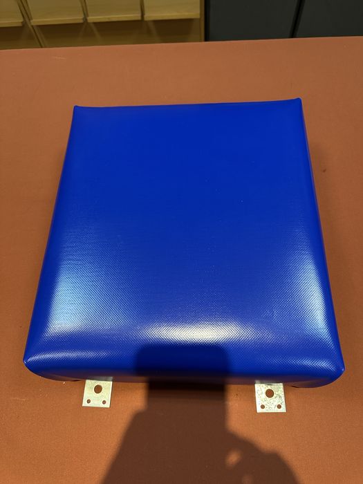 Perna de box cu montaj pe perete 50x30x10 cm