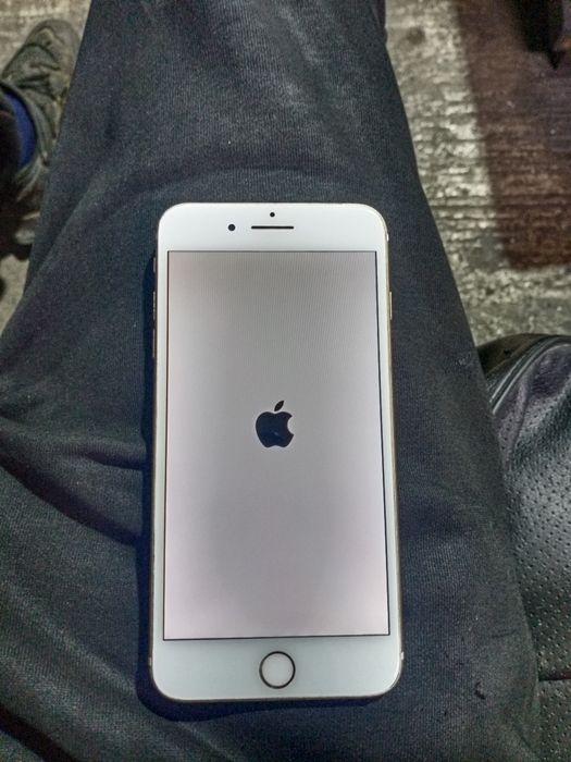 Продам Айфон 7 plus 128гб