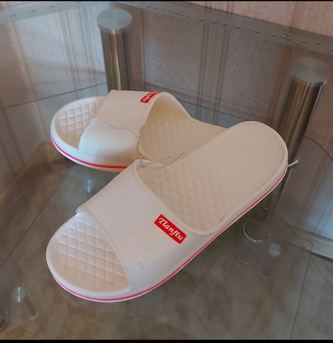 Женские Сланцы, Кроксы