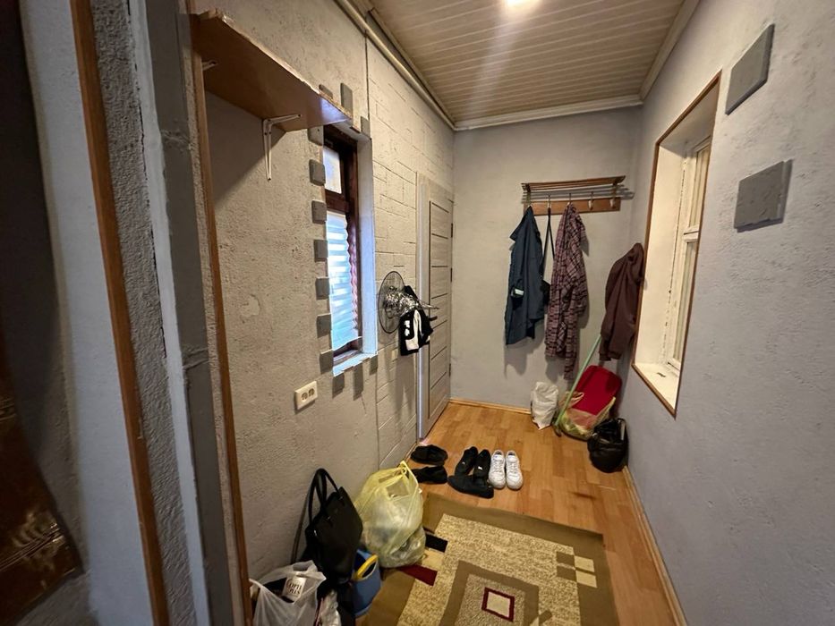 Продается 1-комнатная, переделанная в 2-х комеатную. Авиосозлар