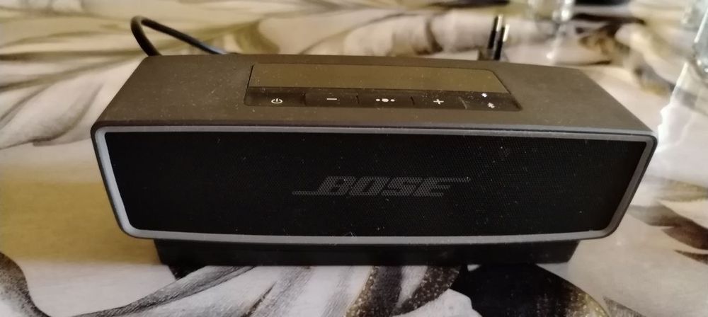 Продаётся портативная блютуз колонка Bose soundlink mini 2