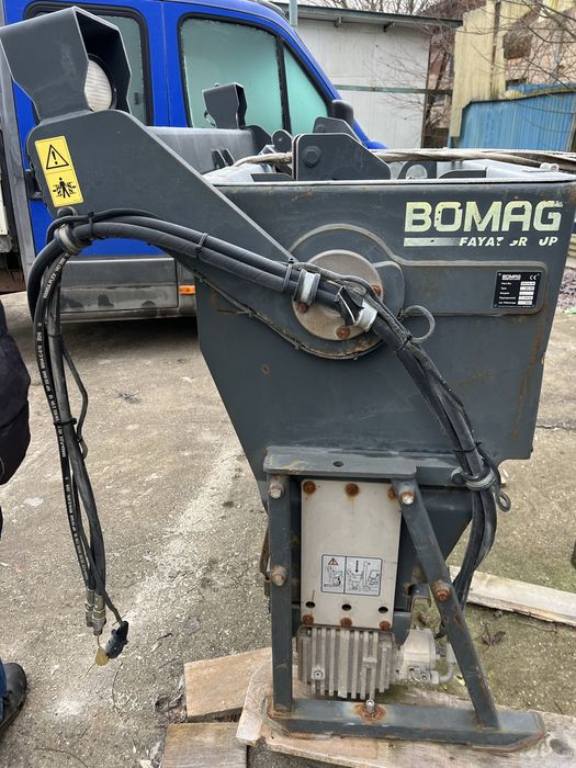 Sararita bomag -aproape noua