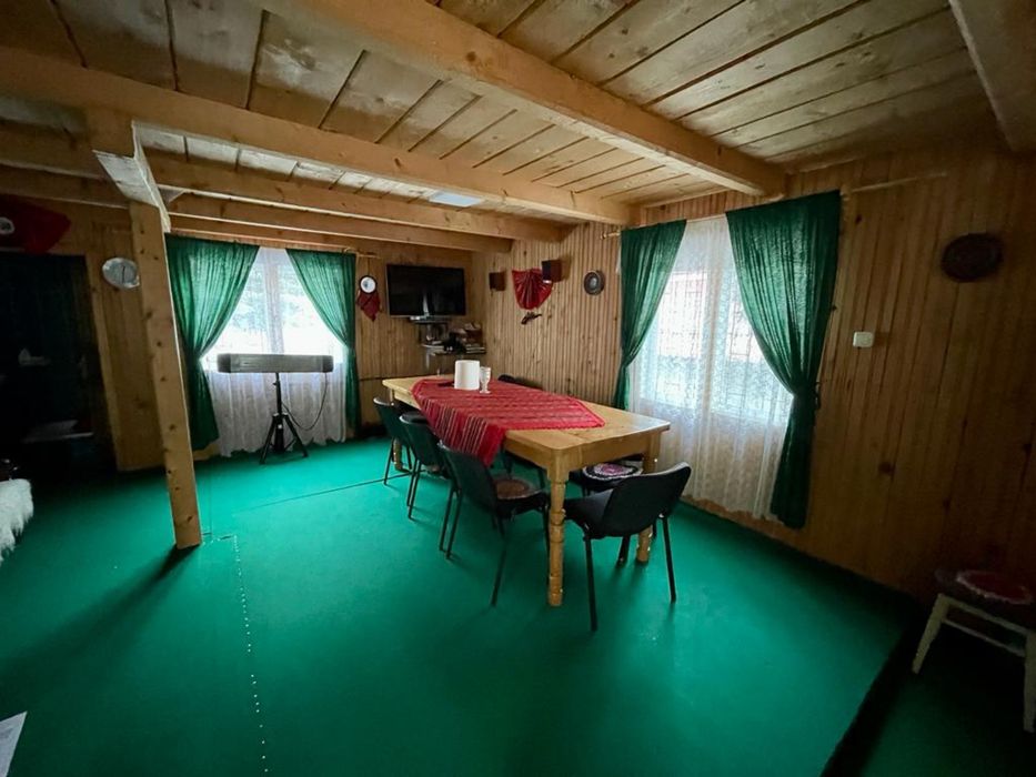 Cabana in Muntele Baișorii