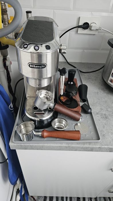 Aparat de cafea Delonghi dedica ec680