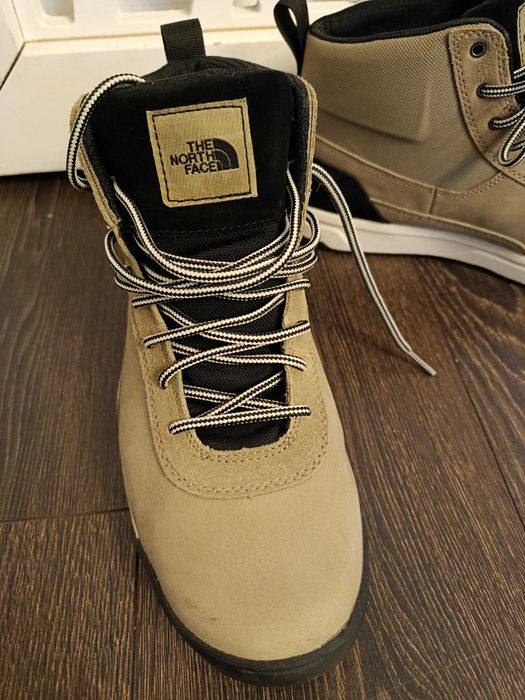 Ghete The North Face. Noi. Mărimea 43.