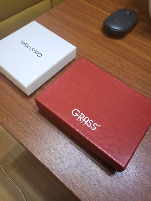 Vand portofel piele barbati nou Calvin Klein