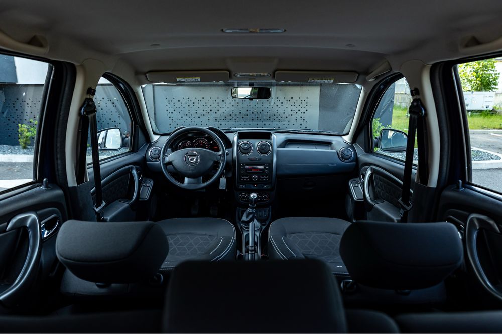 Dacia Duster 1.2 Benzina 125 cp /66.000 km Laureat/Garantie/Rate