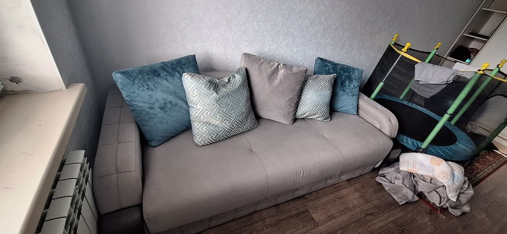 Продам диван срочно