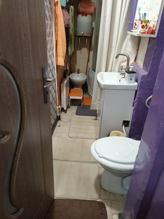 Vând apartament 2 camere etaj 3/4 ,Murfatlar. Preṭ negociabil, mobilat