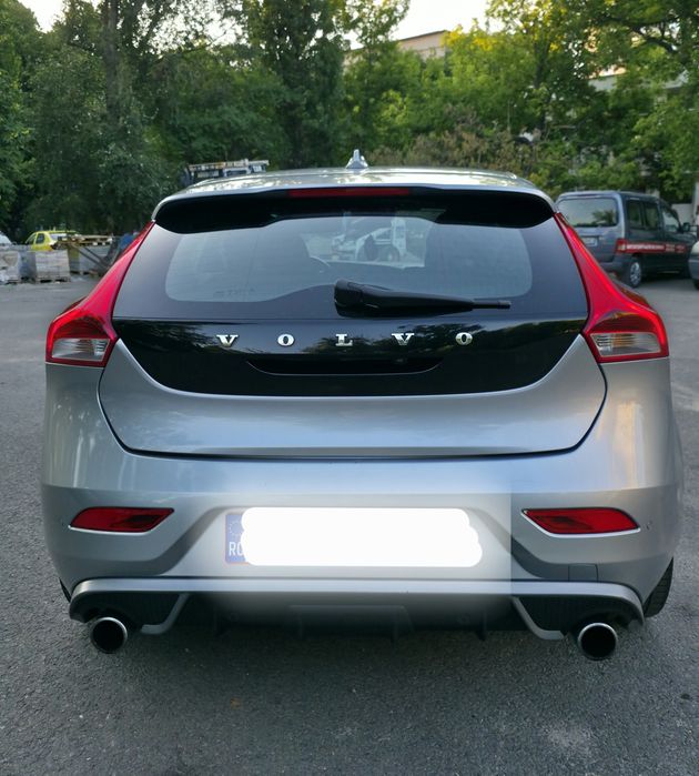 Volvo V40 R-Design