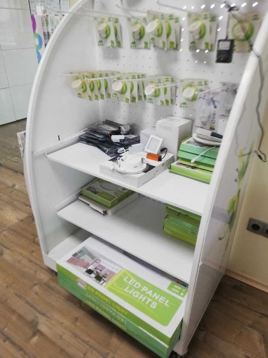 Стелаж на колелца