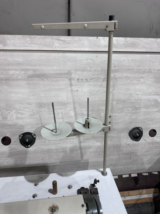Vand masina de cusut industriala FOMAX KDD-5570, completa cu masa si motor, ideala pentru atelier