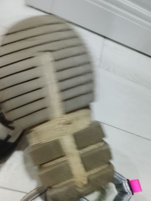 Продам зимние, осенние Ботинки на девочку