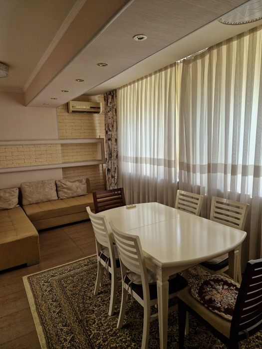 Сдается в долгосрочную аренду 4-х (5) комнатная квартира на ц-1, 3этаж