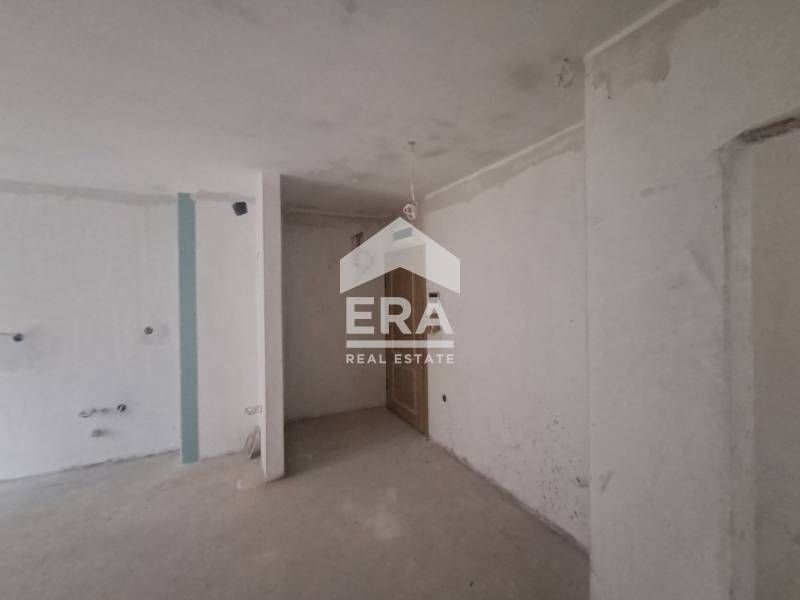 Продава се Тристаен апартамент в Варна, Лятно кино Тракия - 78 кв.м за 1341 €/кв.м - Снимка #2