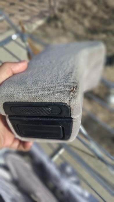 Подлокотник Audi 100 c4 a6