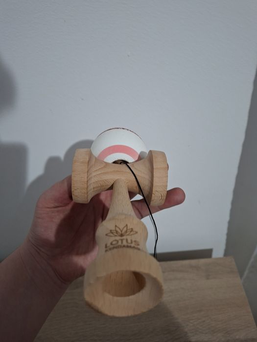 Kendama lotus bloom v2 red