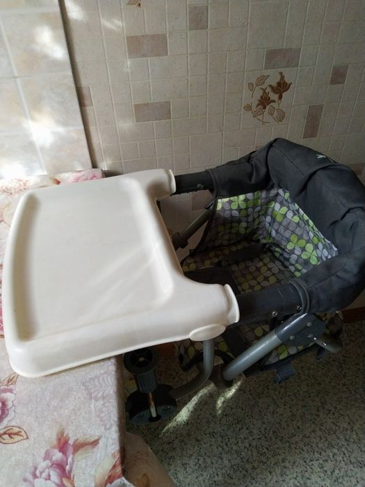 Продам детский стульчик Summer