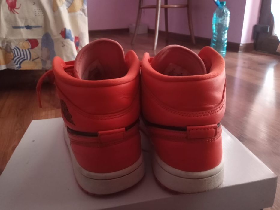 Jordan 1 mid crimson bliss/rush orange pourpre bliss/orange intense
