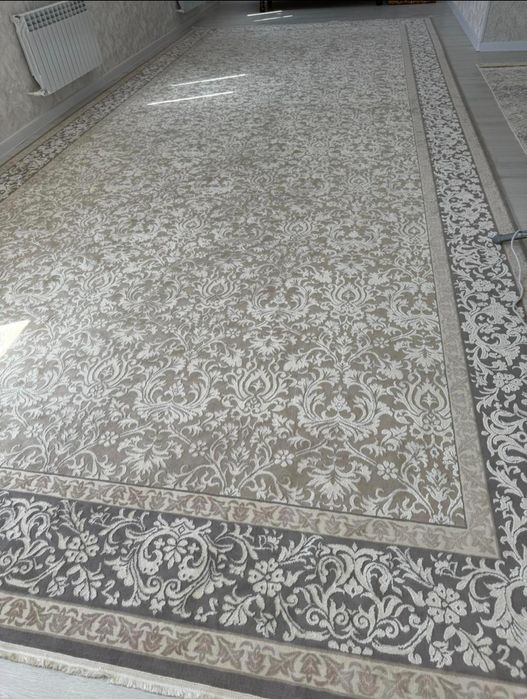 Кілем сатылады 8х3м