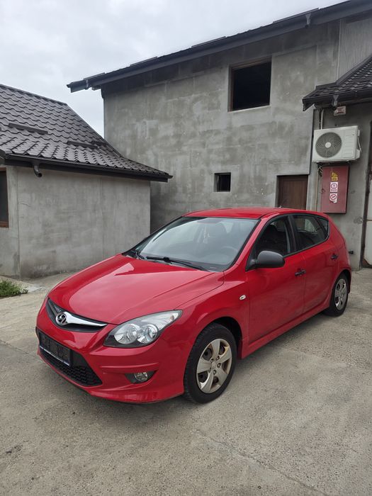 Hyundai i30 1.4 Benzină euro 5  | 2 seturi anvelope