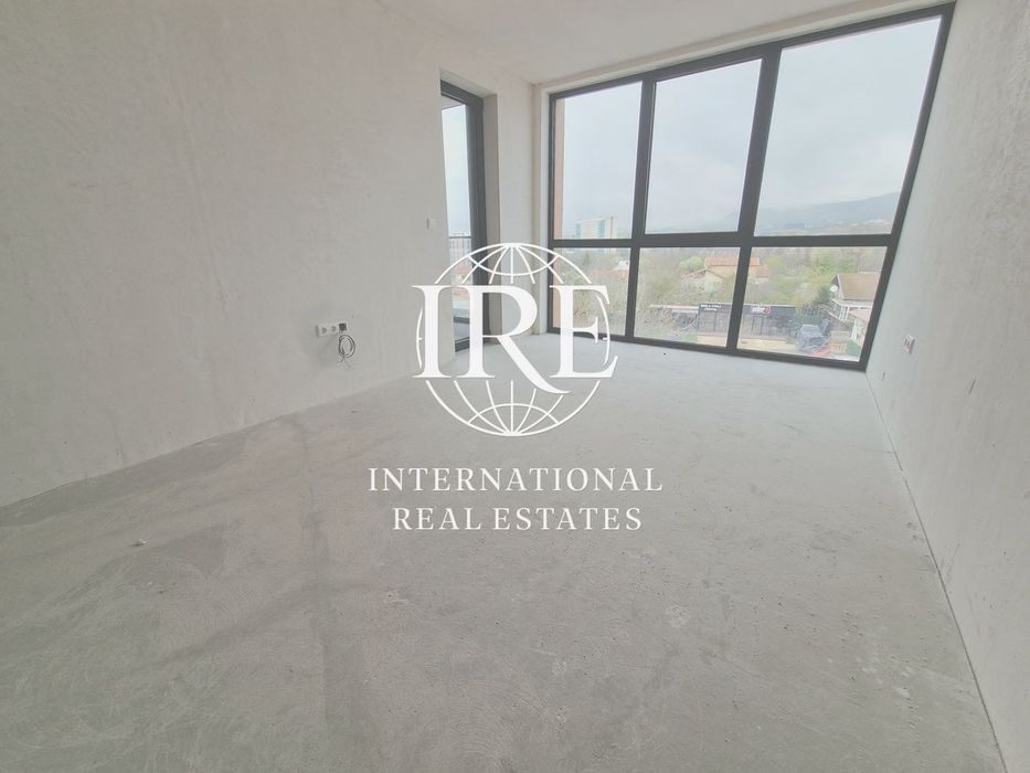 Продава се Тристаен апартамент в Варна, Бриз - 105 кв.м за 2000 €/кв.м - Снимка #4