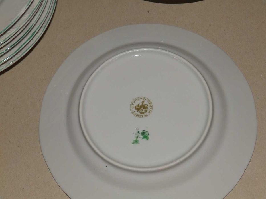 Порцеланови чинии, различни цени