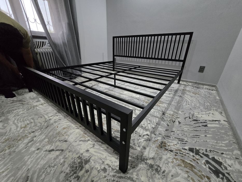Металлическая двуспальная кровать. Модель (CHAMPION)