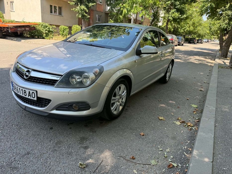 Opel Astra gtc 2010