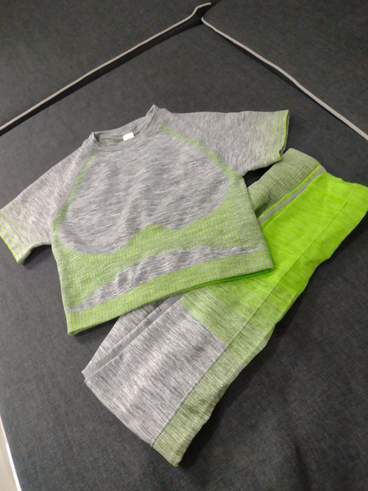 Дамски спортен сет