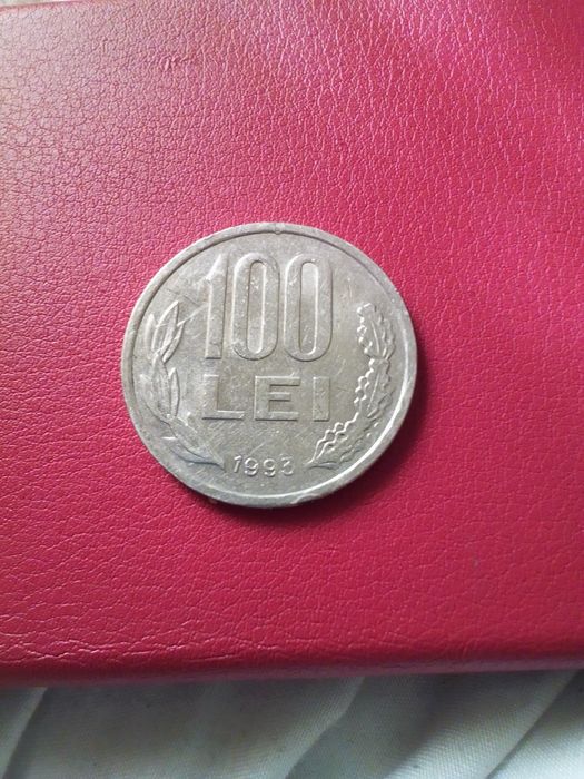 Vînd moneda 100lei an 1993 aștept oferte