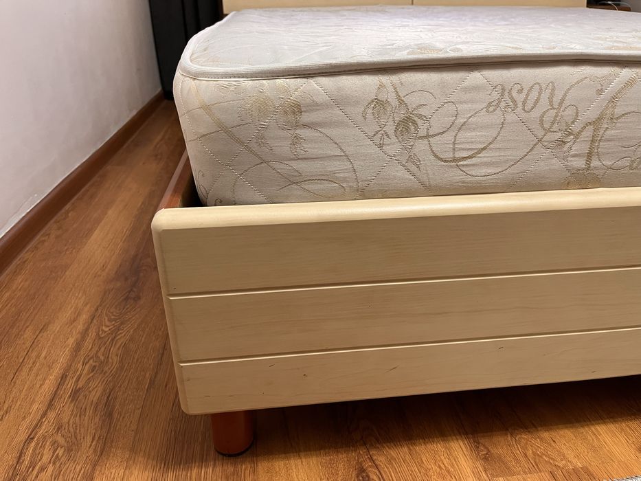 Продам двухспальную кровать