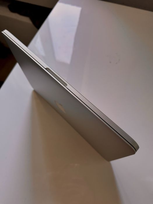 MacBook Pro- retina 13 early 2015