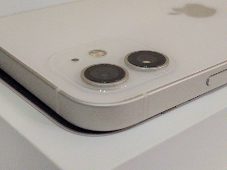 Срочно iPhone 12, в идеале