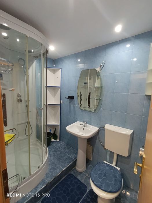 Închiriez garsonieră et.1 complet utilată