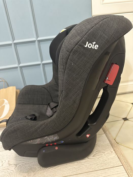 Продам автокресло Joie