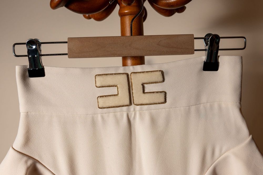 Пола Elisabetta Franchi, модел с волани, размер 40[S], като нова