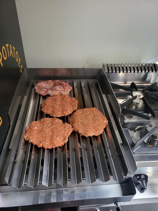 Vând afacere la cheie Foodtruck/firma/autorizații/concept/retete
