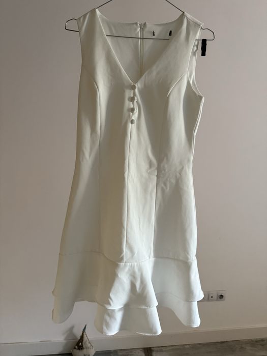 бяла  къса рокля