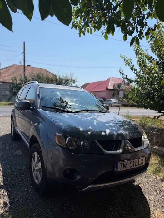 Mitshubisi outlander 2