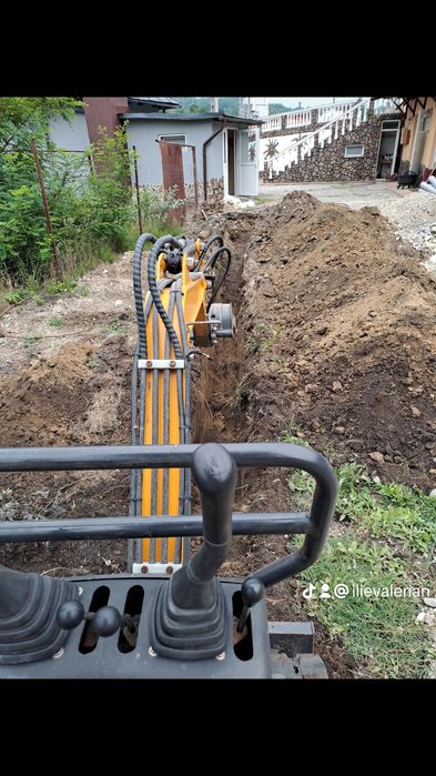 Miniexcavator Si ghivece beton